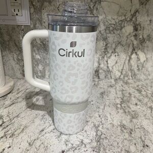 Cirkul White Leopard Print Tumbler